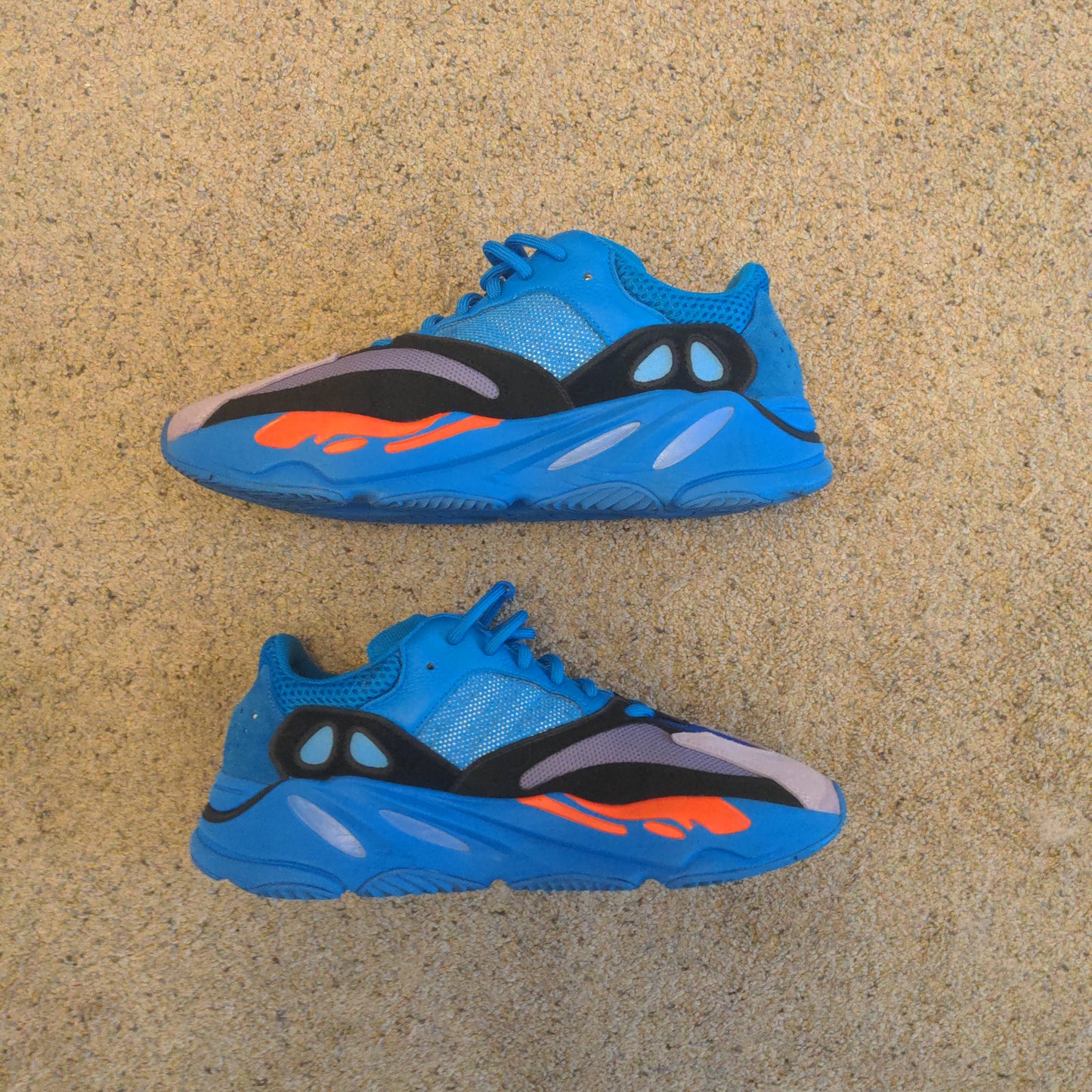 Adidas Yeezy 700 - Hi-Res Blue - Pre Owned